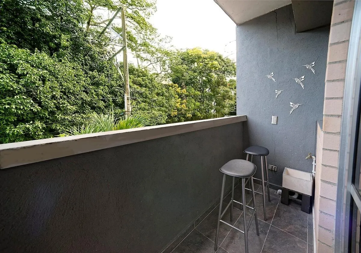 Diseno Unico Y Encanto En Un Barrio Tranquilo, Medellín