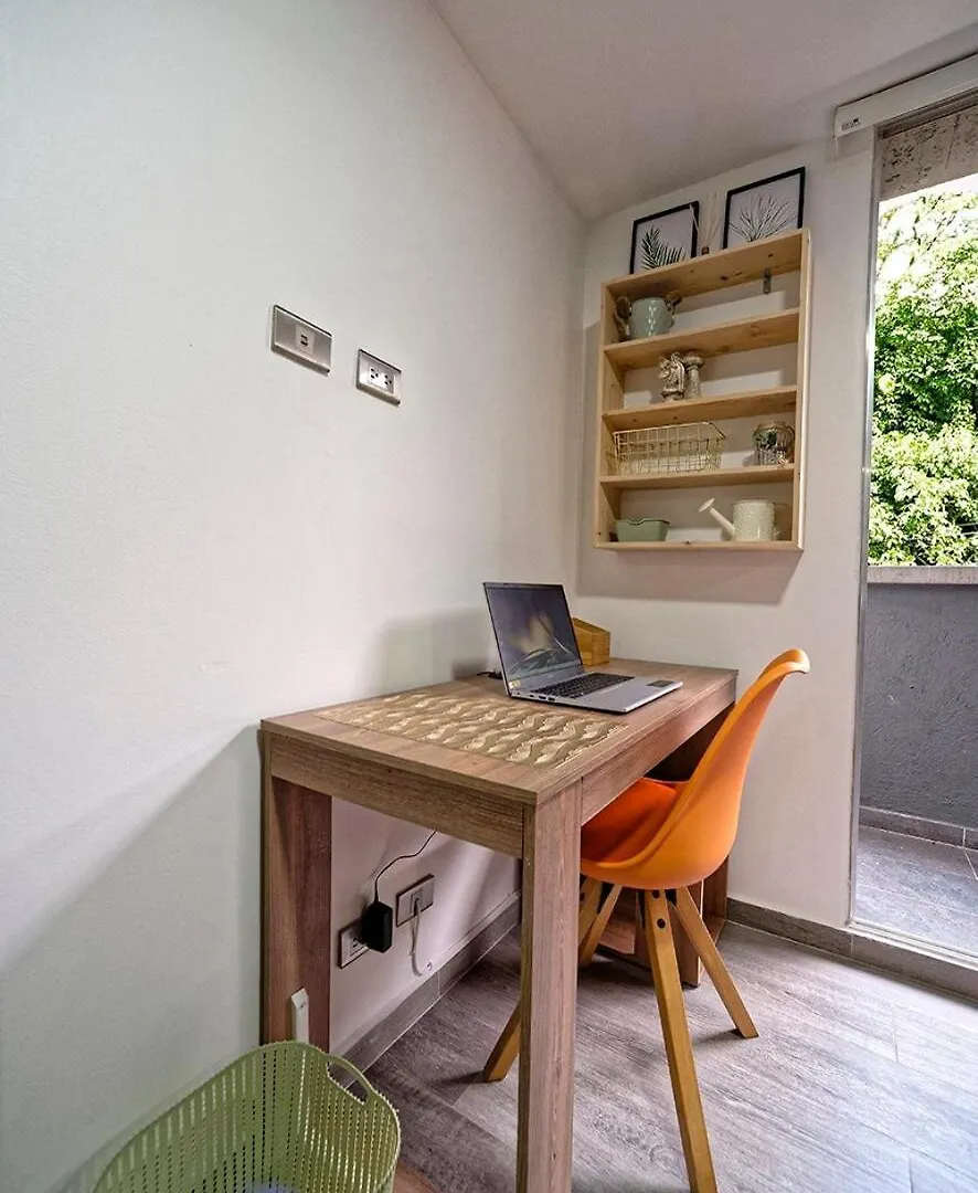 Apartment Diseno Unico Y Encanto En Un Barrio Tranquilo, Medellin Colombia