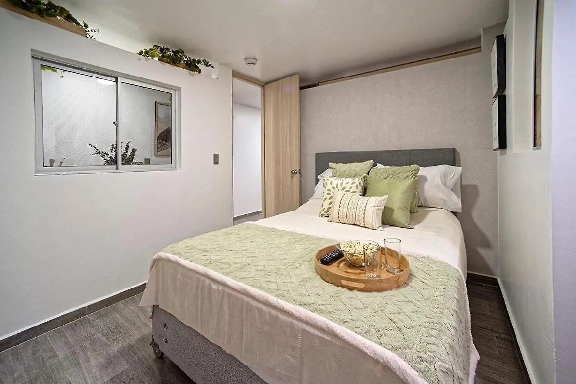 Diseno Unico Y Encanto En Un Barrio Tranquilo, Medellín Apartmán